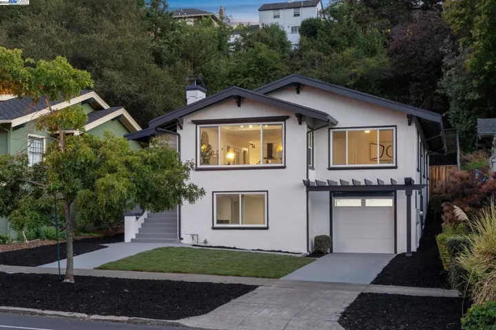 721 Mandana Blvd, Oakland, California 94610