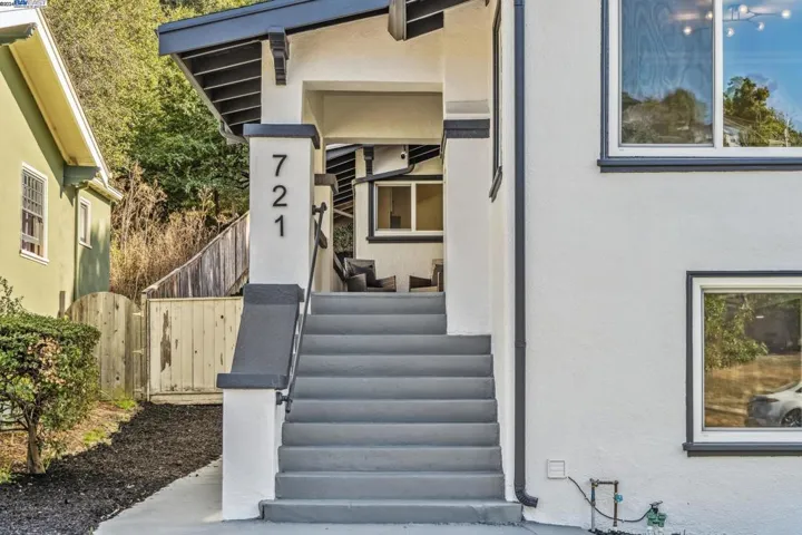 721 Mandana Blvd, Oakland, California 94610