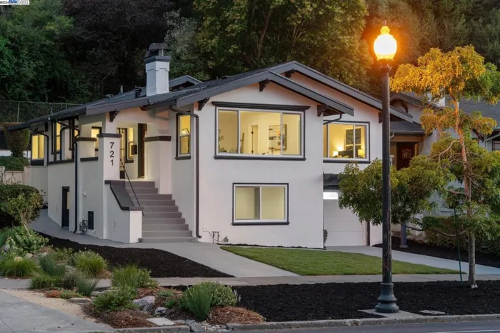 721 Mandana Blvd, Oakland, California 94610