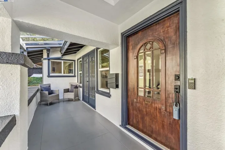 721 Mandana Blvd, Oakland, California 94610