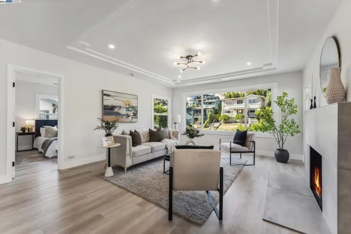 721 Mandana Blvd, Oakland, California 94610