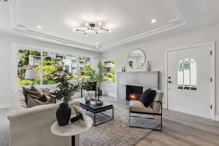 721 Mandana Blvd, Oakland, California 94610