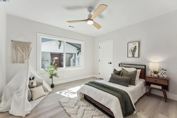 721 Mandana Blvd, Oakland, California 94610