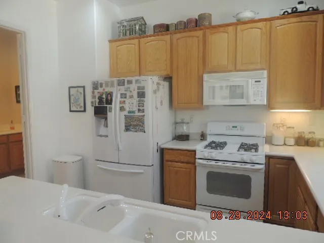 11143 Canora Court, Apple Valley, California 92308