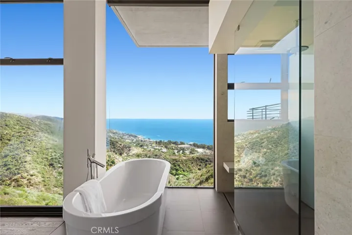 591 Balboa Avenue, Laguna Beach, California 92651