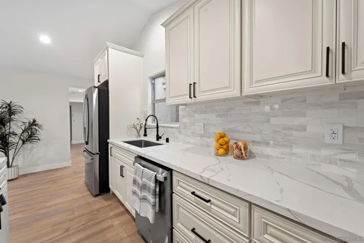 7290 Colony Rd, La Mesa, California 91942