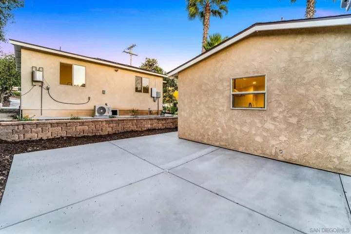 7290 Colony Rd, La Mesa, California 91942