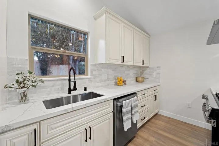 7290 Colony Rd, La Mesa, California 91942