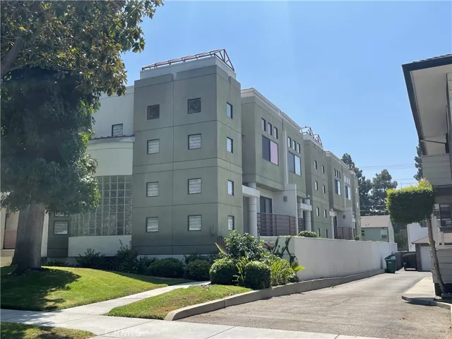 1432 Barrington Way 108, Glendale, California 91206
