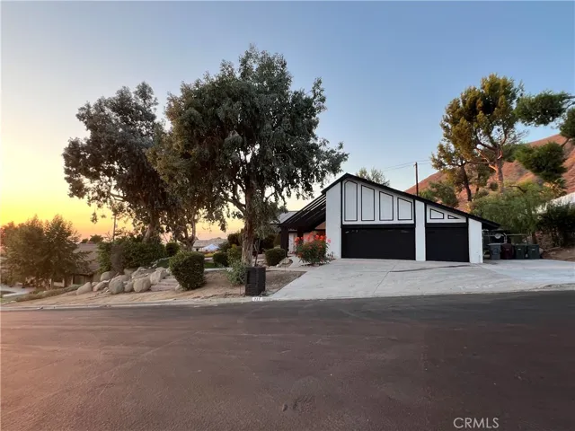 227 Mount Shasta, Norco, California 92860
