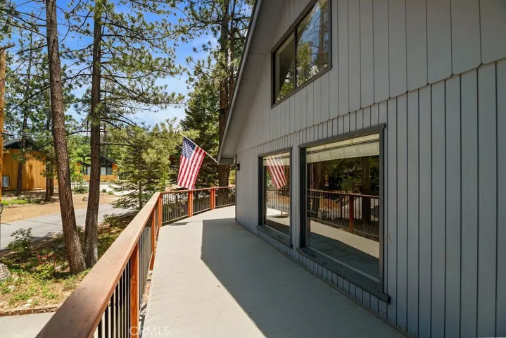 41735 Comstock Lane, Big Bear Lake, California 92315