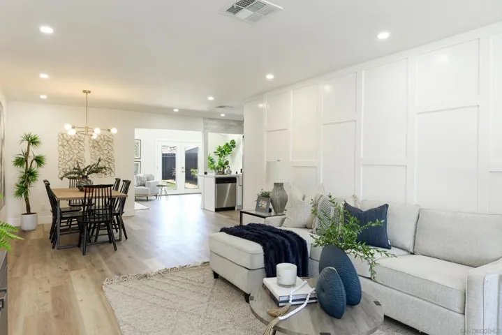 10967 Salinas Way, San Diego, California 92126