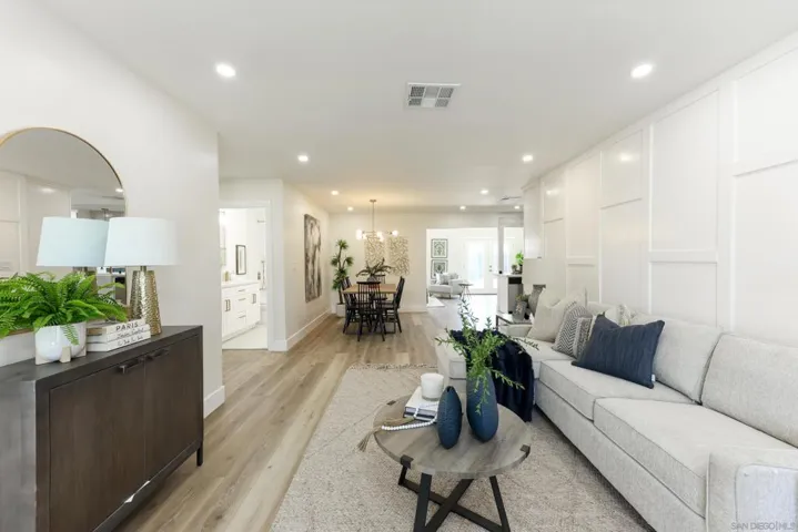10967 Salinas Way, San Diego, California 92126