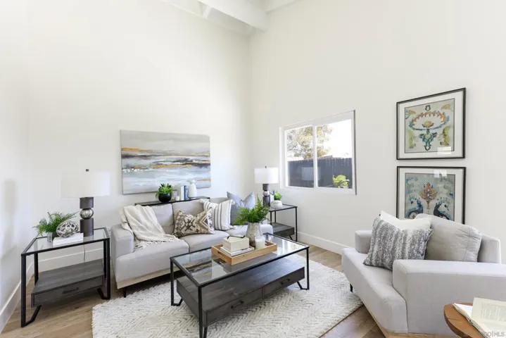 10967 Salinas Way, San Diego, California 92126