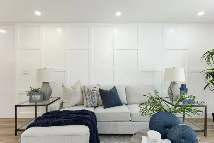 10967 Salinas Way, San Diego, California 92126