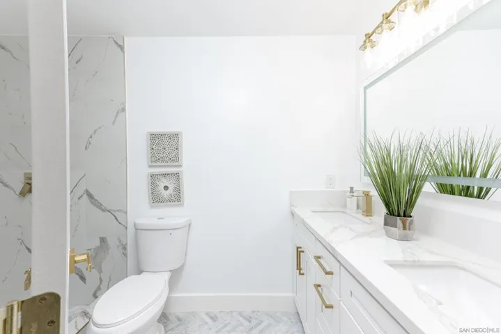 10967 Salinas Way, San Diego, California 92126