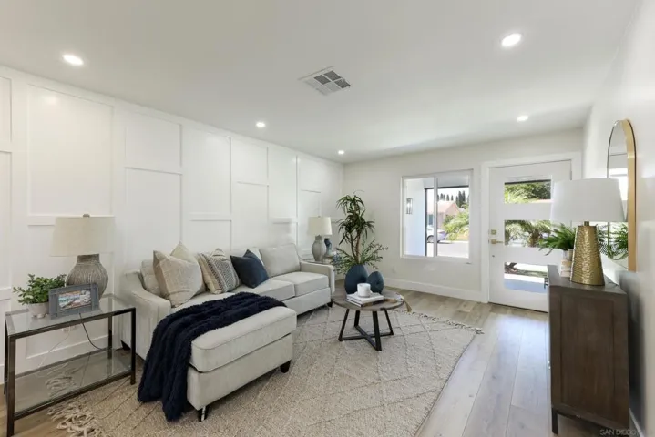 10967 Salinas Way, San Diego, California 92126