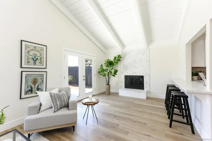 10967 Salinas Way, San Diego, California 92126