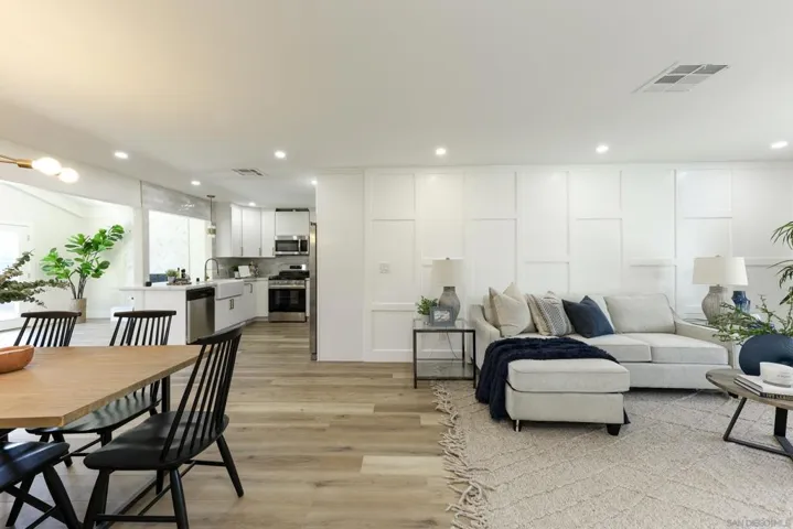 10967 Salinas Way, San Diego, California 92126