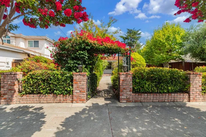 10420 N Blaney Avenue, Cupertino, California 95014