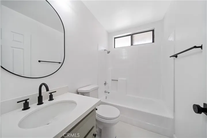 17221 Walnut Ave Avenue, Fontana, California 92336
