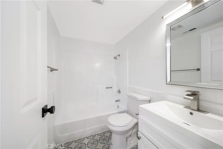 17221 Walnut Ave Avenue, Fontana, California 92336