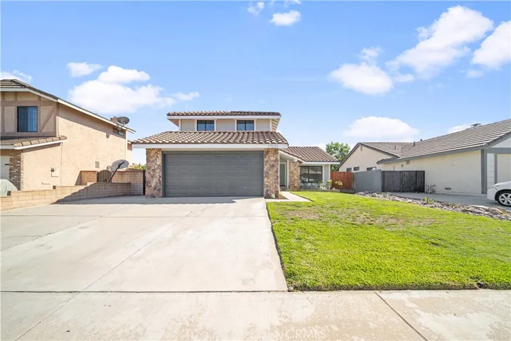 17221 Walnut Ave Avenue, Fontana, California 92336