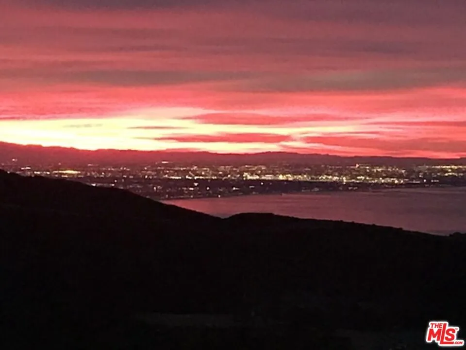 23244 W Paloma Blanca Drive, Malibu, California 90265 home-pic-45