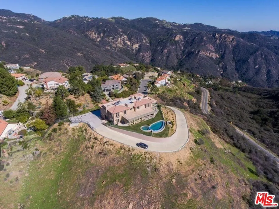 23244 W Paloma Blanca Drive, Malibu, California 90265 home-pic-26