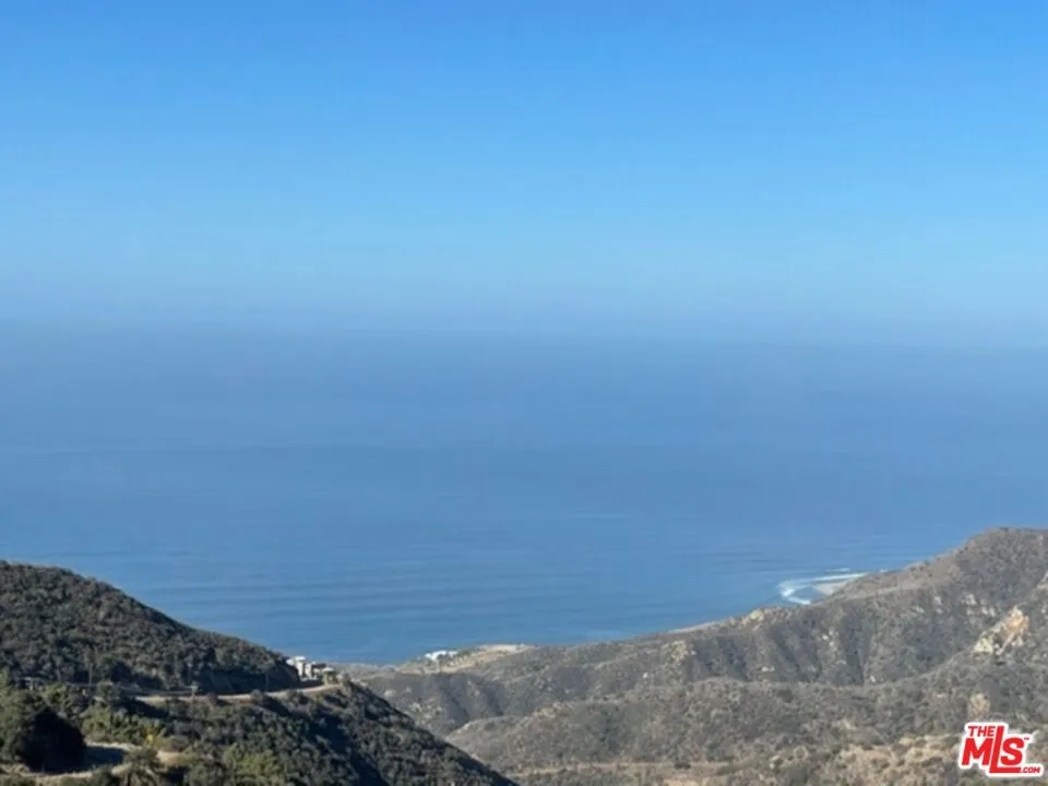 23244 W Paloma Blanca Drive, Malibu, California 90265 home-pic-36