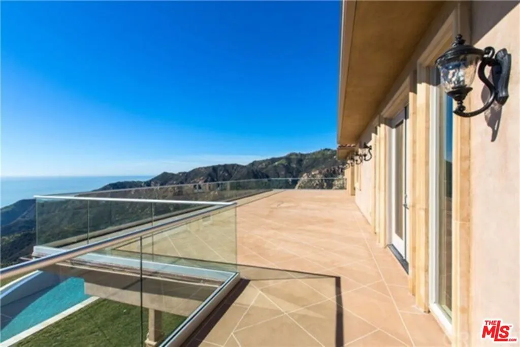 23244 W Paloma Blanca Drive, Malibu, California 90265 home-pic-15