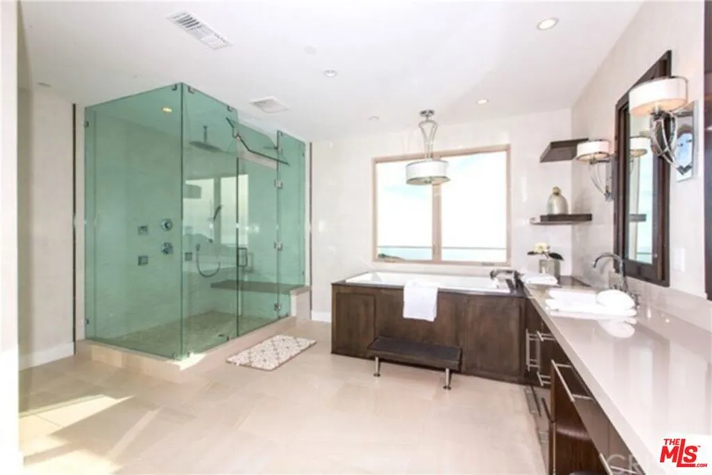 23244 W Paloma Blanca Drive, Malibu, California 90265 home-pic-13