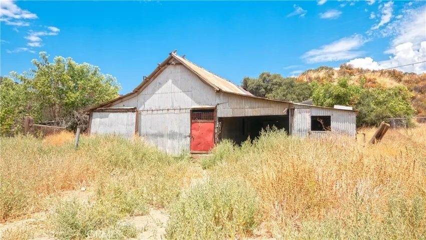 10500 Mias Canyon Road, Banning, California 92220