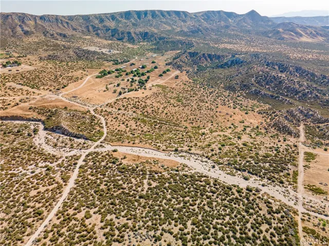 6500 D Us Hwy 138, Phelan, California 92371