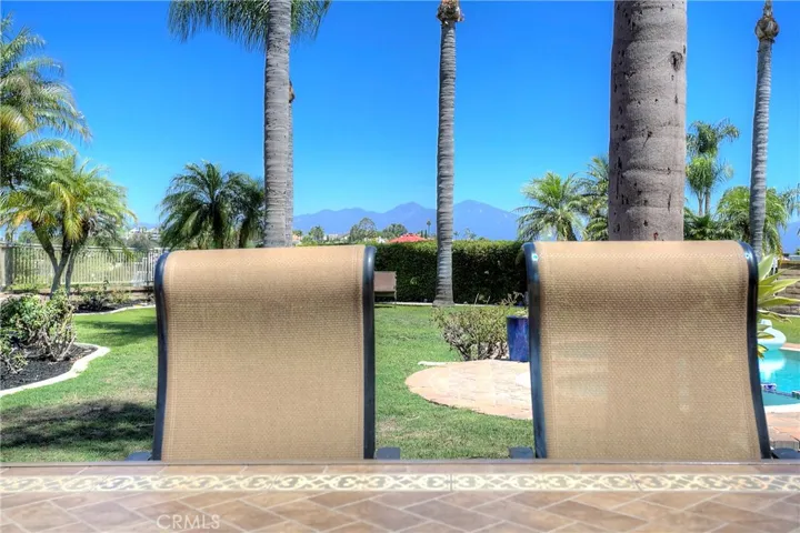Fun yard for entertaining with views of Saddelback Mountians