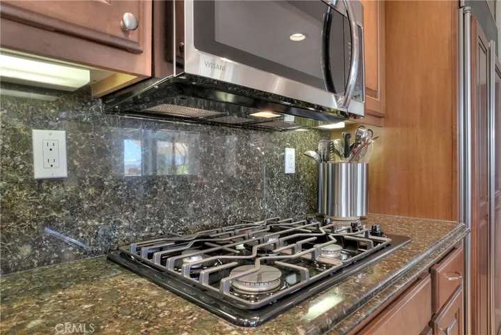 Enjoy cooking on this gas stove for all your meals
