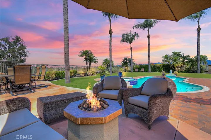 This residence offers not only comfortable living space but also an opportunity to immerse yourself in the incredible vistas that surround it.