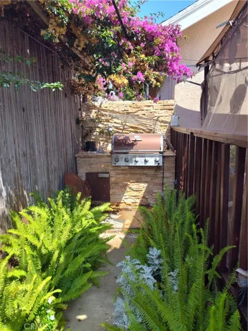 1141 W 89th Street, Los Angeles, California 90044
