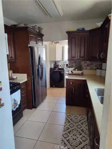 1141 W 89th Street, Los Angeles, California 90044