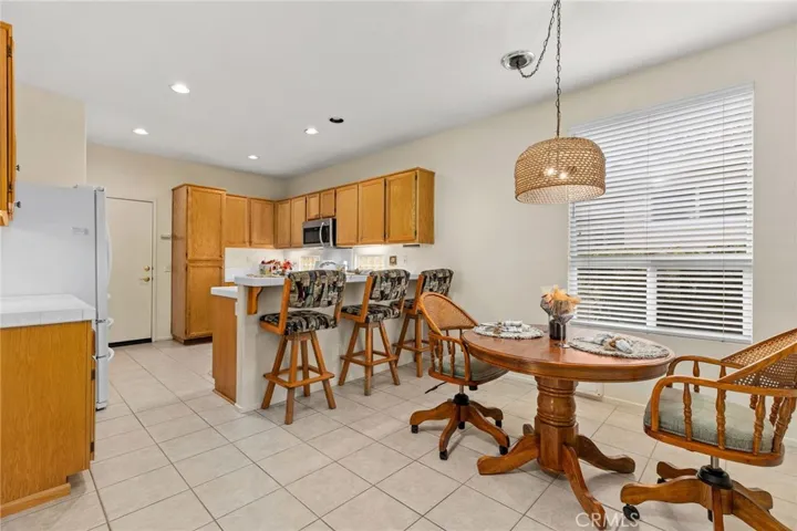 Dining & Kitchen
