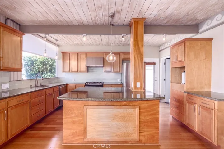 531 Hazel Drive, Corona Del Mar, California 92625