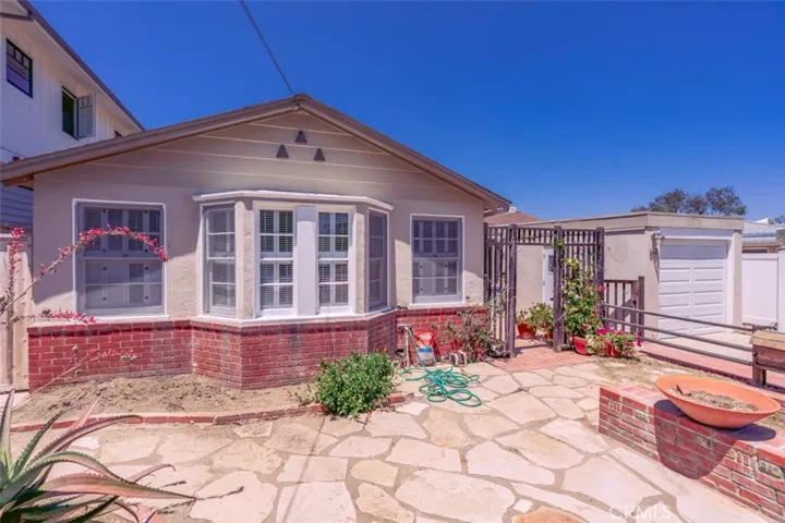 531 Hazel Drive, Corona Del Mar, California 92625