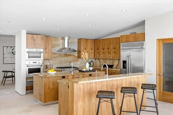 4833 Altito Way, La Mesa, California 91941