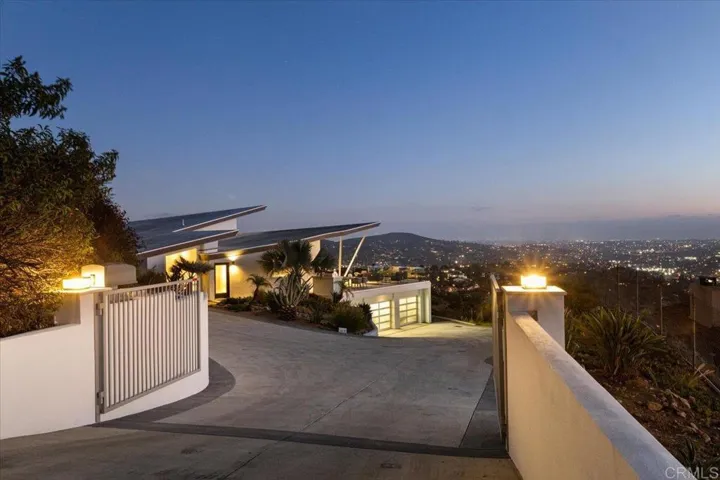4833 Altito Way, La Mesa, California 91941
