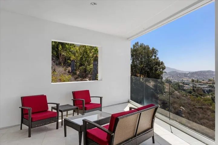 4833 Altito Way, La Mesa, California 91941