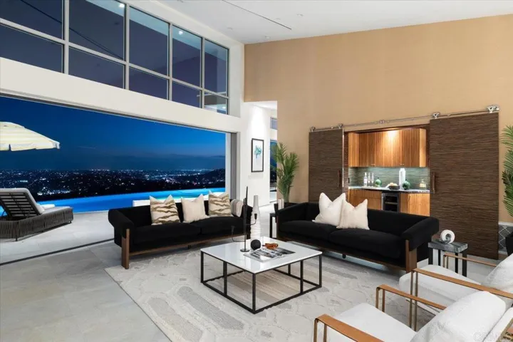 4833 Altito Way, La Mesa, California 91941
