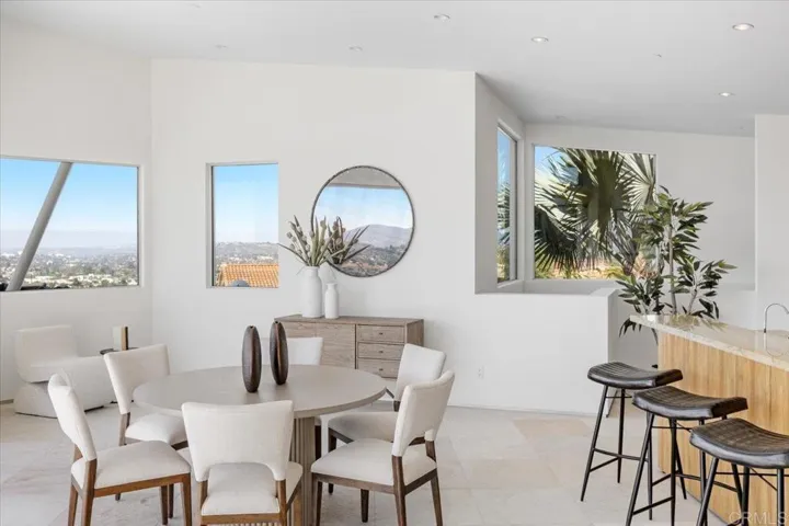 4833 Altito Way, La Mesa, California 91941