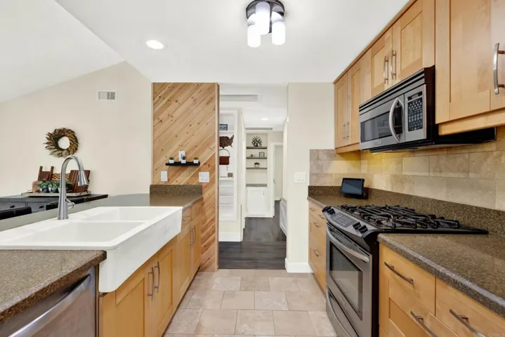 10132 Ashdale Lane, Santee, California 92071