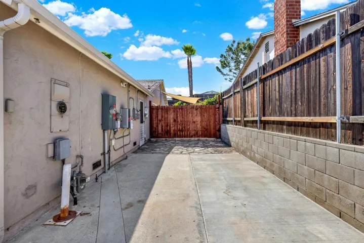 10132 Ashdale Lane, Santee, California 92071