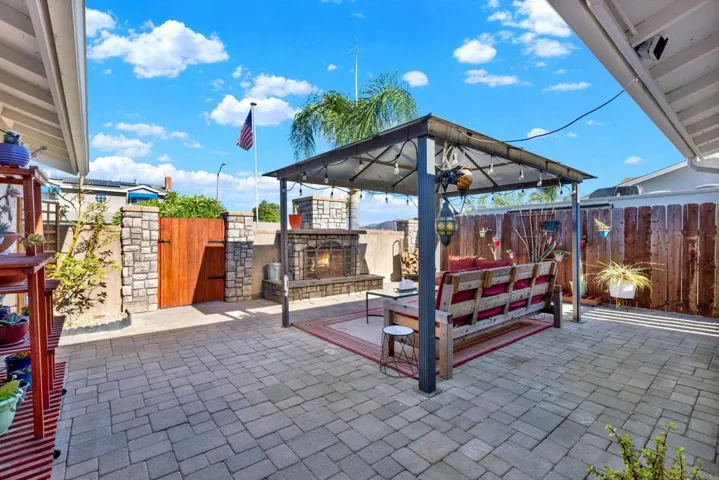 10132 Ashdale Lane, Santee, California 92071